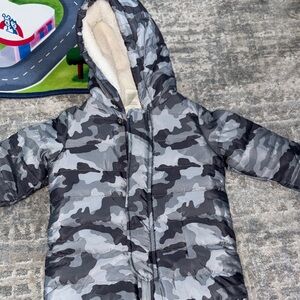 Camouflage Hooded Puffer Jacket